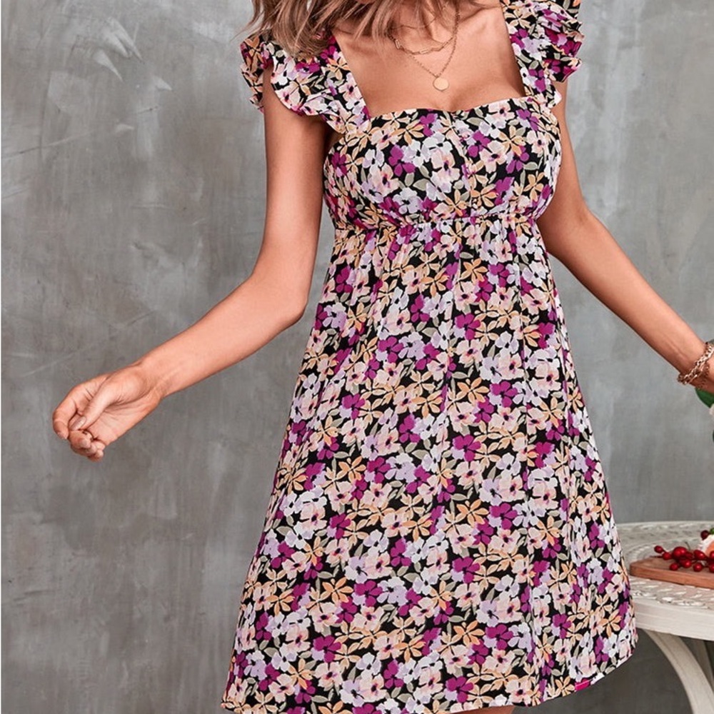 CUPSHE Floral Dress W/ Open Back NWT
